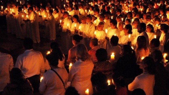 Esta Noche La Iglesia Católica Celebra La Vigilia Pascual