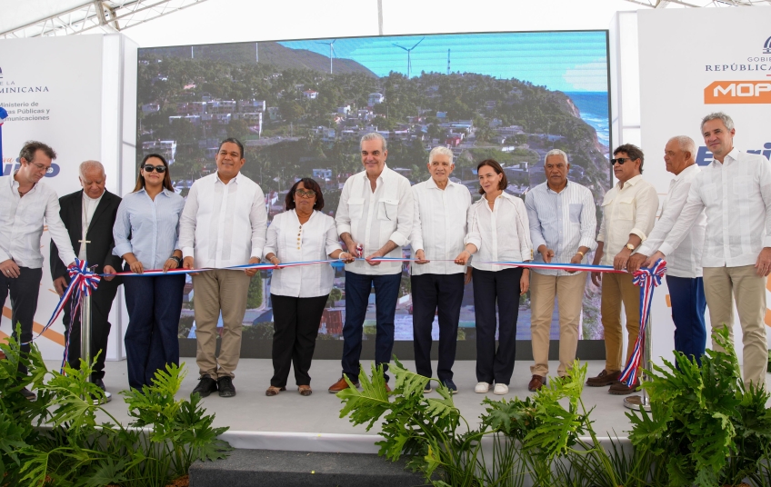 Presidente Abinader inaugura carretera y moderno hospital en Barahona para impulsar el desarrollo del Sur; destaca impacto económico y turístico 