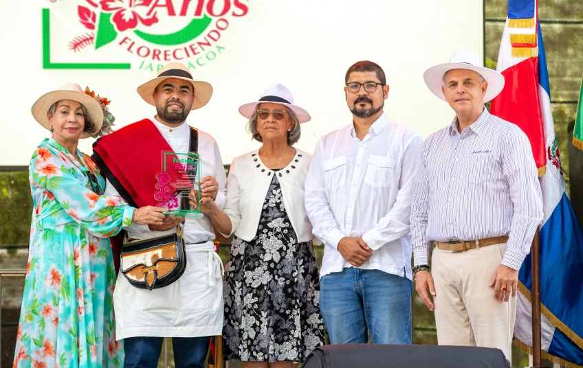 Con el auspicio del MITUR inicia la 15 edición del Festival de las Flores en Jarabacoa