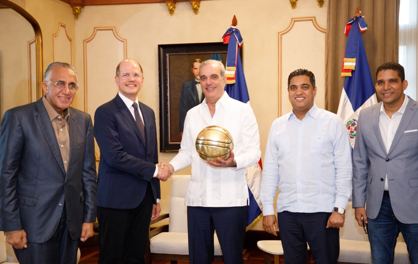 Gobierno y FIBA avanzan en la organización de los Juegos Centroamericanos y del Caribe Santo Domingo 2026
