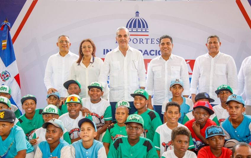 Samaná recibe nuevas inversiones y acciones sociales durante jornada encabezada por el presidente Abinader