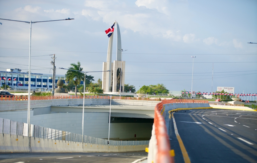 Abinader entrega el túnel de la Plaza de la Bandera y descongestiona la salida hacia el Sur