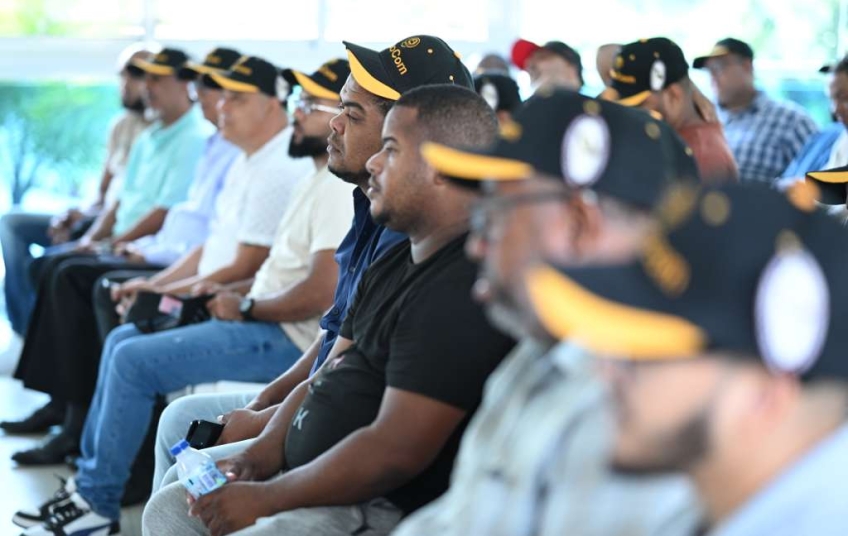 MotoCom realiza primer encuentro con conductores para fortalecer la seguridad y mejorar el servicio de la plataforma 